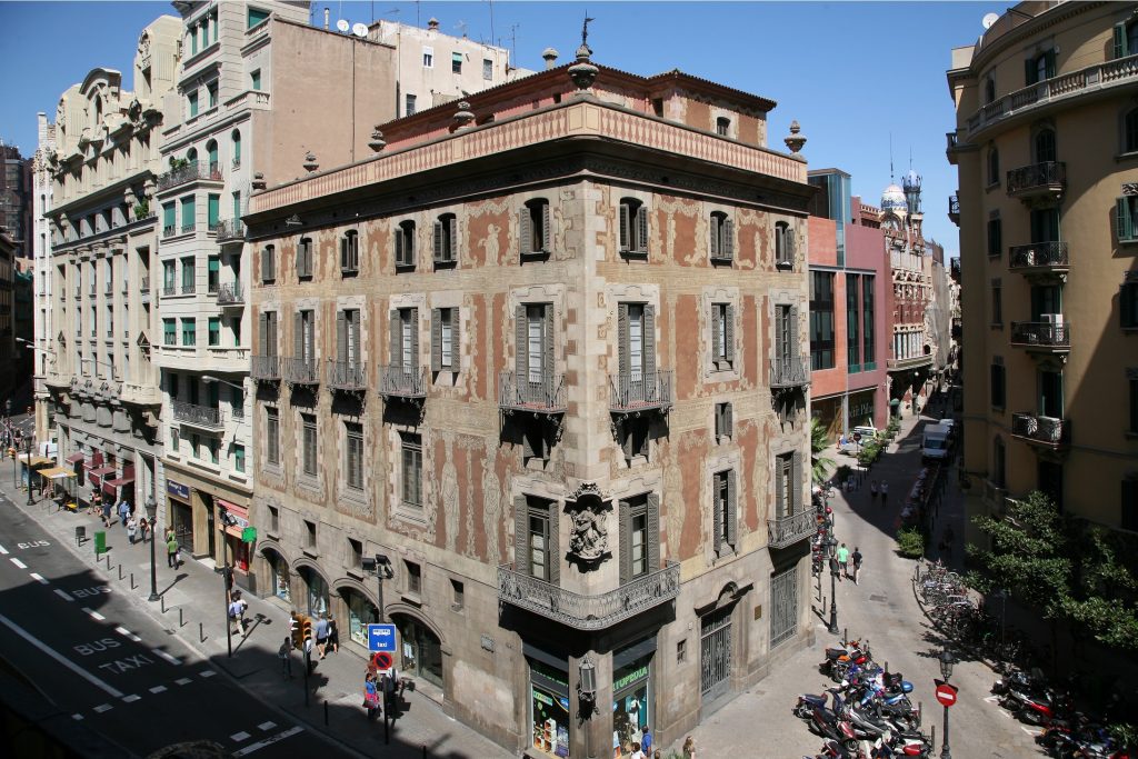 Exterior de la Casa de la Seda Barcelona